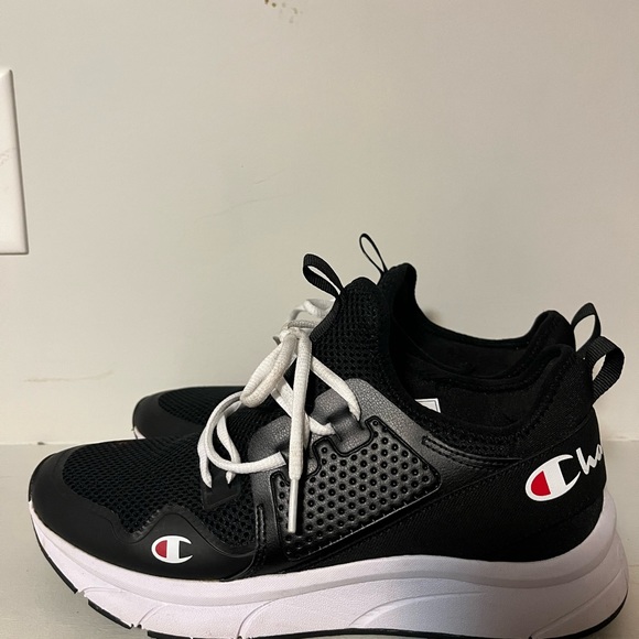 Champion - Picture 3 of 4